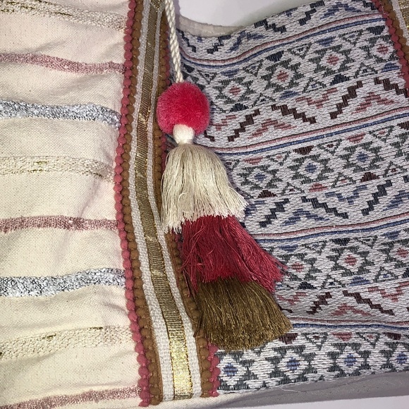 Twig & Arrow BOHO Woven Beach Weekend Tote Bag w/Tassel - Picture 5 of 16